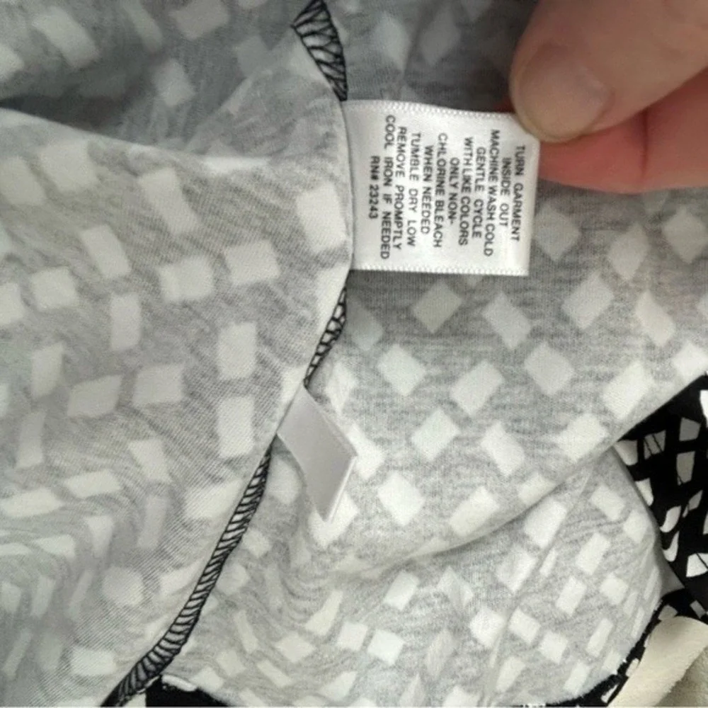 New York & Company Black/White Square Shapes Swing Dress Small‎